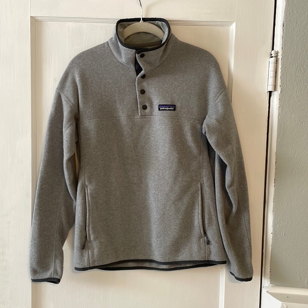 Women’s grey Patagonia fleece